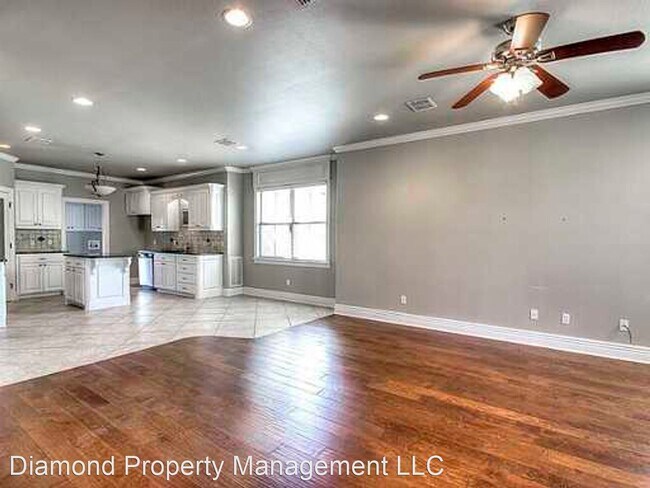 Building Photo - 4 br, 2.5 bath House - 421 Perfect Place