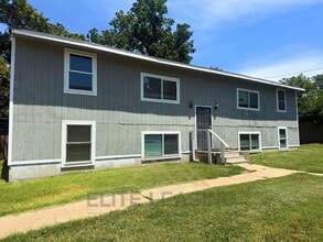Building Photo - 2810 SE Monroe St