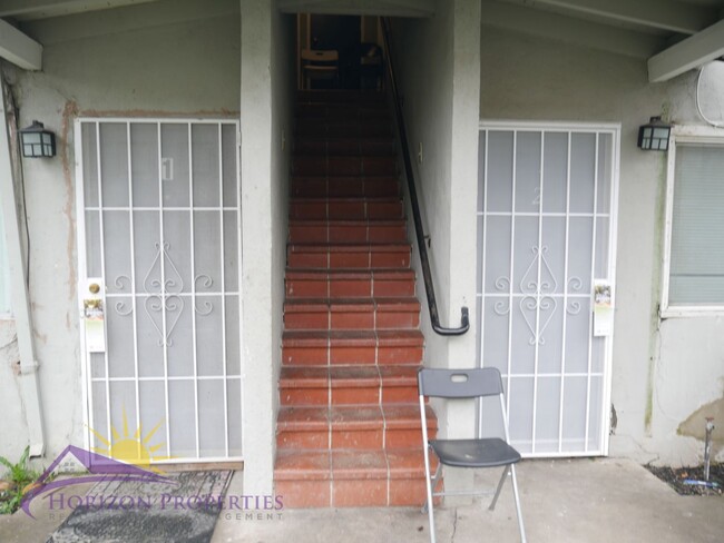 Building Photo - Cozy 1 Bed 1 Bath 700sqft Fourplex in Nort...