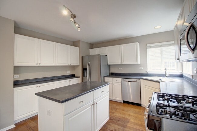 Building Photo - 1772 Ellington Dr