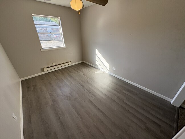 Foto del edificio - 1502 W South St