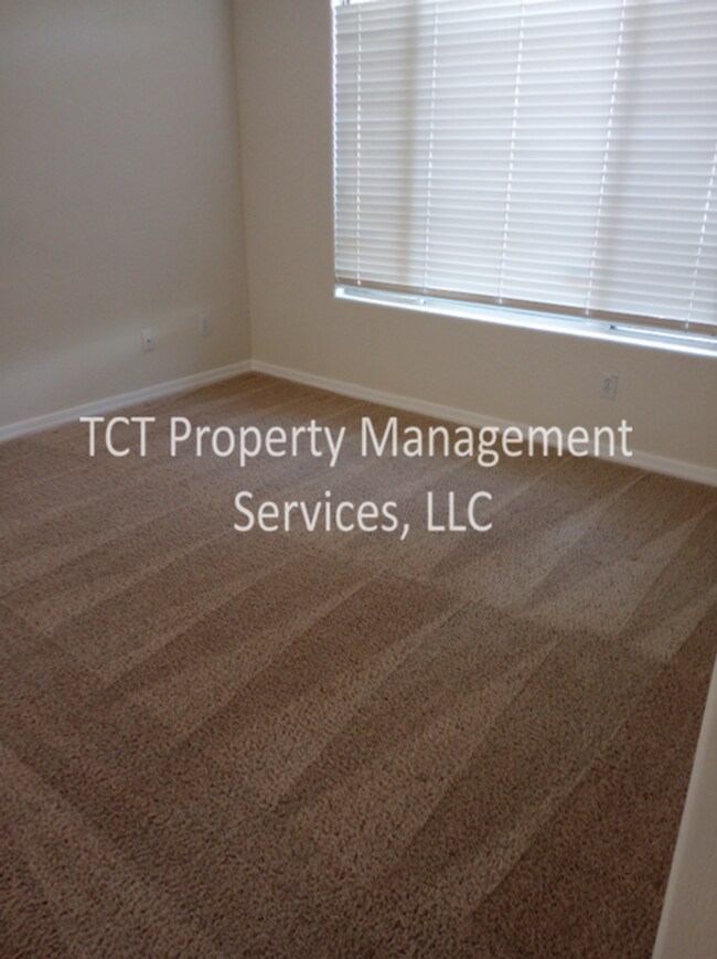 Building Photo - 3 bed/2 bath plus den in Surprise Farms