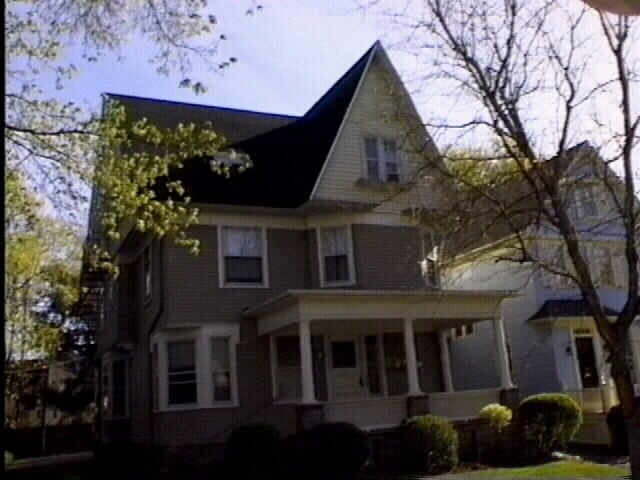 Building Photo - 22 Thayer St