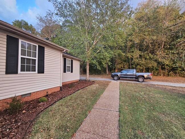 Building Photo - 4797 E Richmond Shop Rd