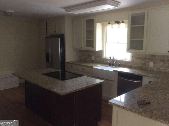Building Photo - 290 Burke Cir