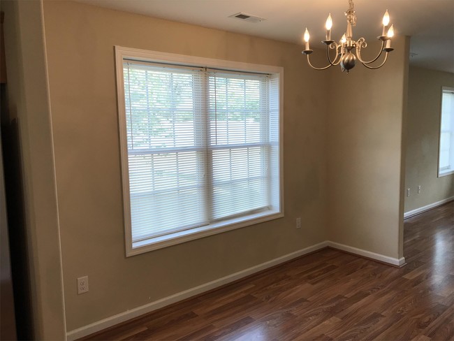 Foto del edificio - 8 Springridge Ln