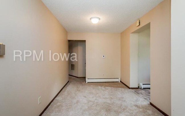 Building Photo - 1301 Hull Ave