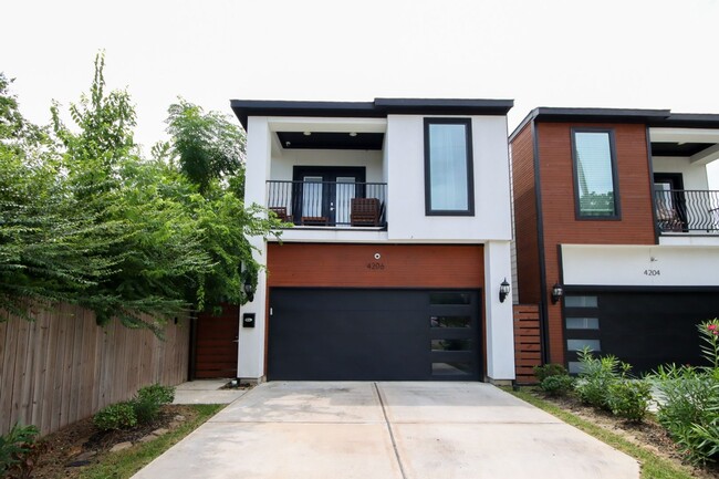 Building Photo - 4206 Hershe St
