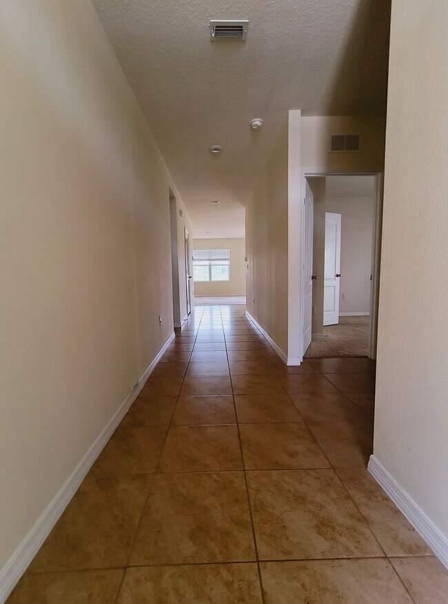 Building Photo - $500 OFF THE RENT ON SECOND MONTH !!! Beau...