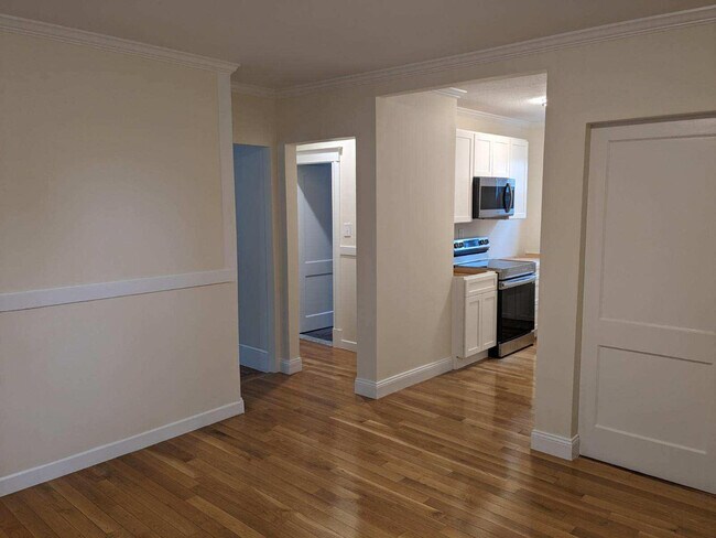 Kitchen view to Pantry - 14 Porter St