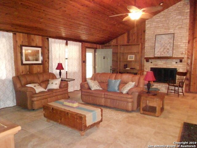 Foto del edificio - 1184 WHISPERING WATER