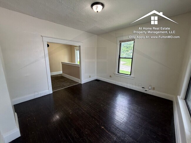 Foto del edificio - 217 W 6th St