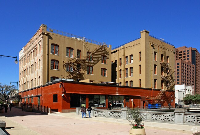 Foto del edificio - Main Plaza Market