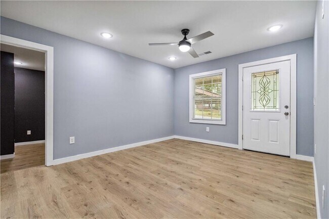 Building Photo - 781 Needle Dr