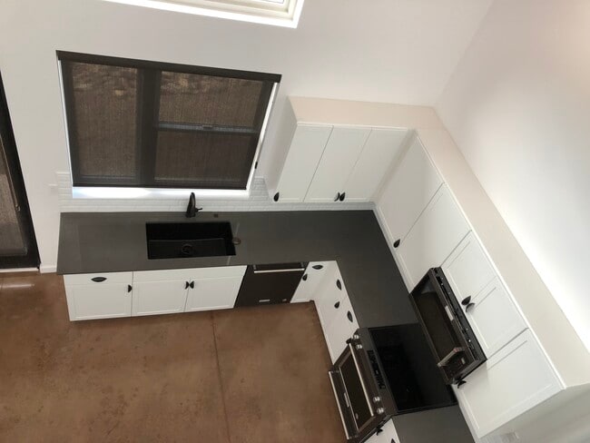 Building Photo - 9125 S 16th St