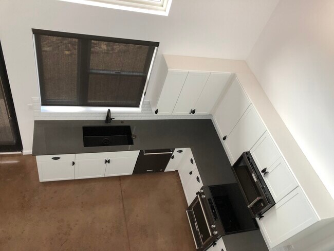 Foto del edificio - 9125 S 16th St