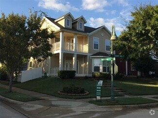 Building Photo - 10132 Cherry Hill Ln