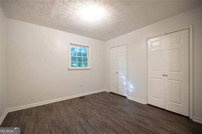 Building Photo - 145 Park Ridge Ct