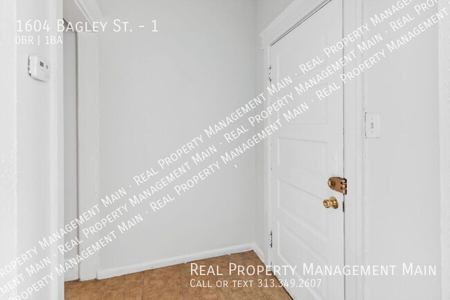 Building Photo - 1604 Bagley St