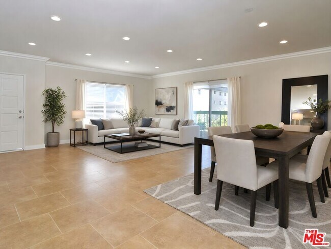 Foto del edificio - 5354 Lindley Ave