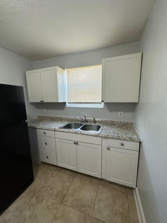 Primary Photo - 1024/1026 W 8th St.