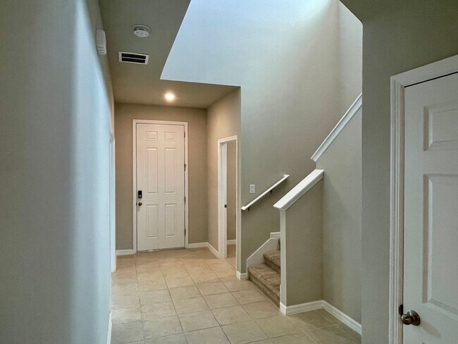 Building Photo - 4 Bedroom, 2.5 Bath Town Home in Legacy Pl...