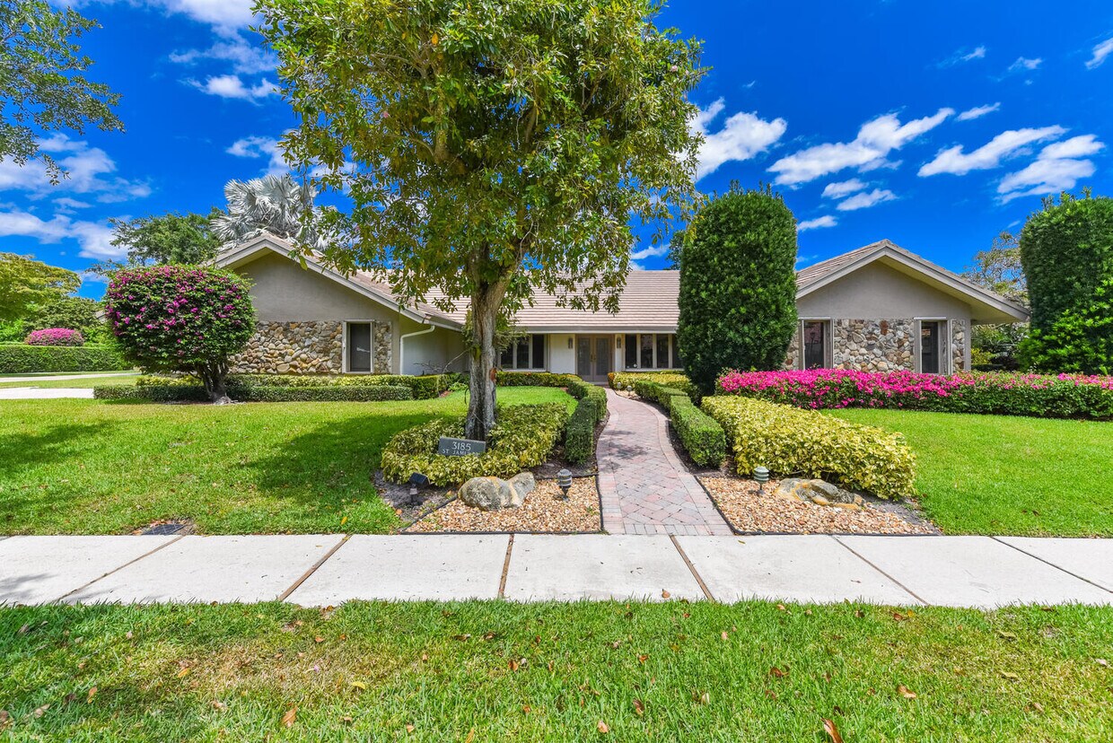 Primary Photo - 3185 St James Dr