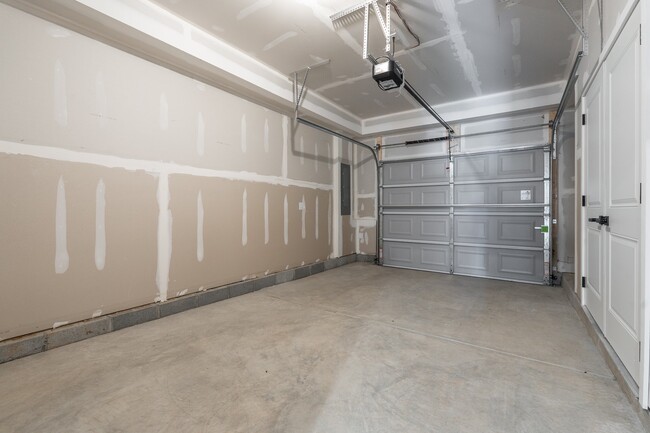 Foto del edificio - 12833 Red Clover Wy
