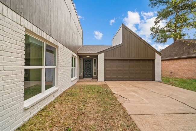 Building Photo - 15034 Rose Valley Dr