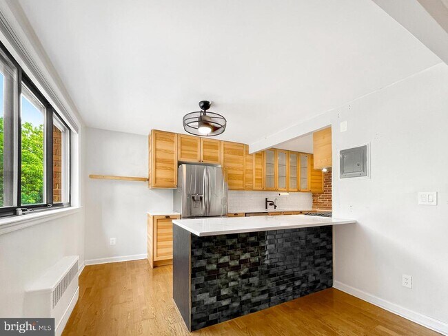 Foto del edificio - 2725 39th St NW