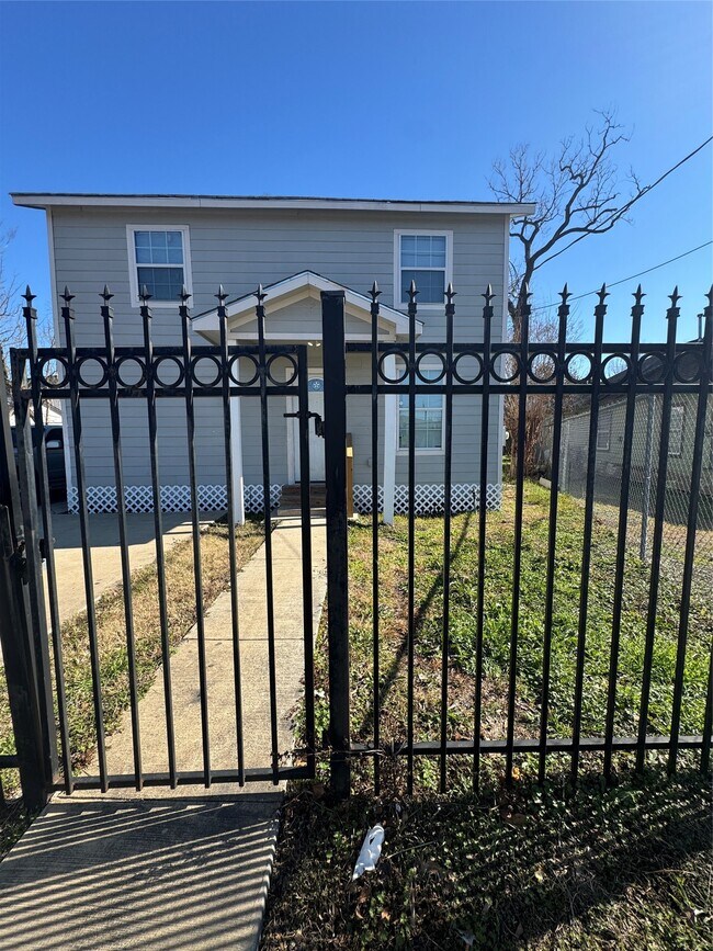 Foto del edificio - 8502 N Main St