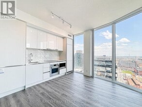 Building Photo - 180 Front St E