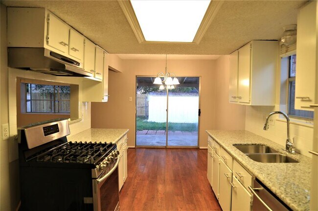 Foto del edificio - 518 Land Grant Dr