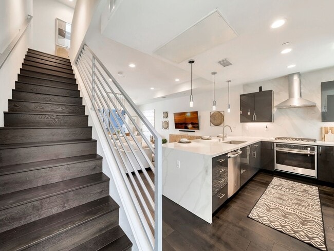 Building Photo - 3 Bedroom Single Family Home in Los Angeles