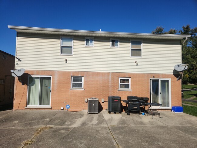 Building Photo - 3113 Westbrook Dr