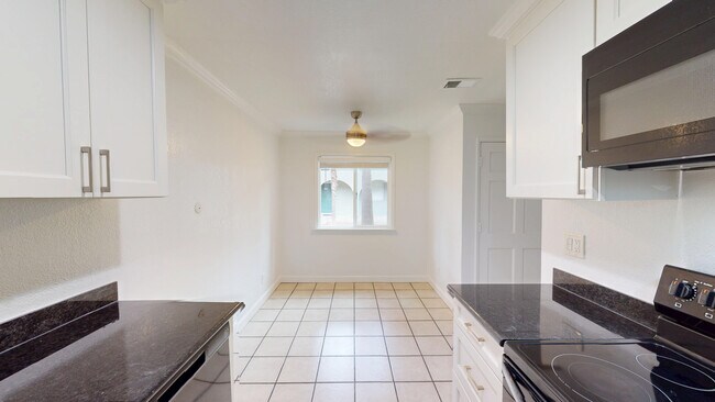 Foto del edificio - 18185 Happy Ln