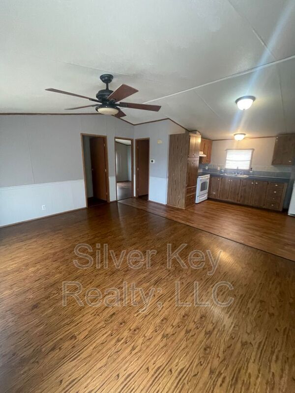 Building Photo - 334 Co Rd 319