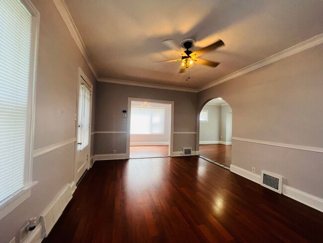 Building Photo - Charming 3-Bedroom Home – Don’t Miss This One