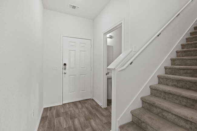 Building Photo - 10202 Buckskin Horse Wy