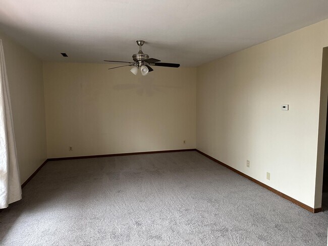Building Photo - 503 N Walnut Ave