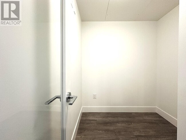 Photo du bâtiment - 4780-4780 Hastings St