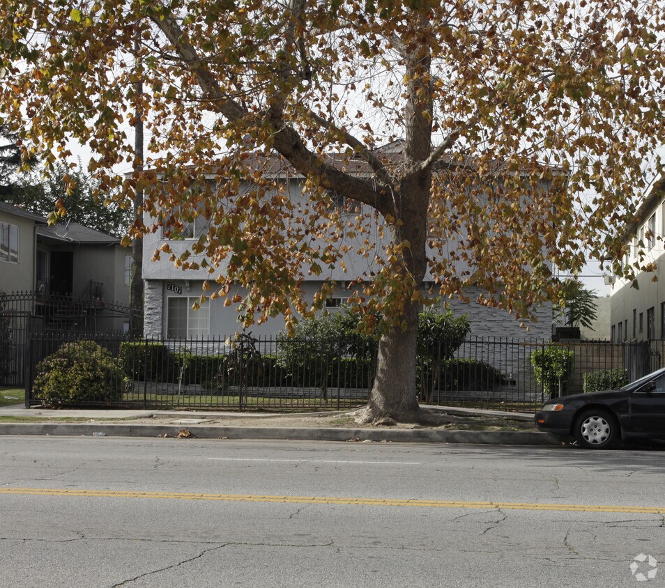 Building Photo - 7107 Whitsett Ave