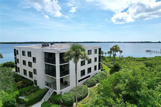 Foto del edificio - 9612 Riverside Dr