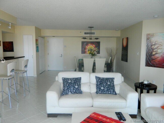 Building Photo - 3530 Mystic Pointe Dr