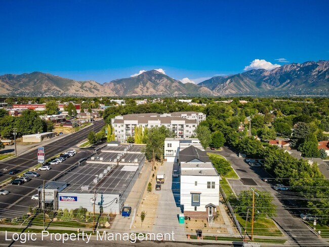 Foto del edificio - 2 br, 2.5 bath House - 3327 South 1100 East