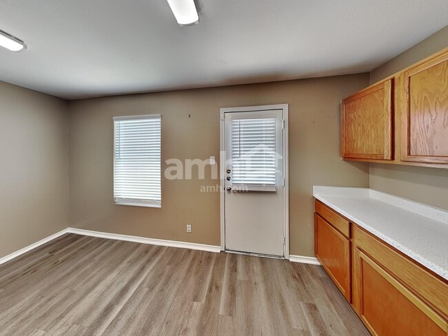 Building Photo - 12614 Sunny Wonder