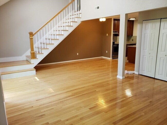 Foto del edificio - 117 Tall Oaks Dr