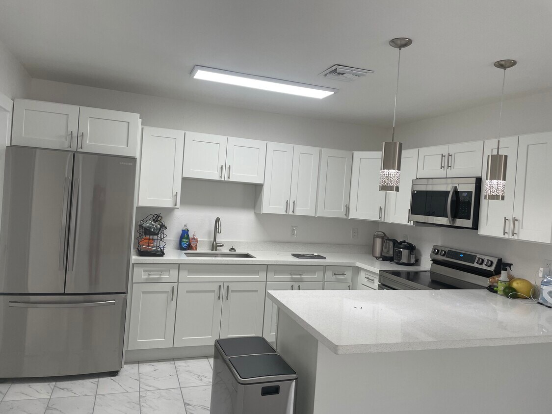 Primary Photo - 1131 NW 15th Ct