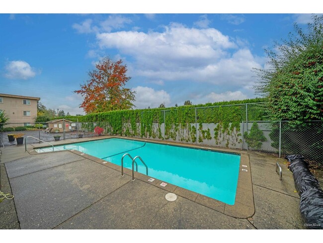 Building Photo - 11816 88 Av
