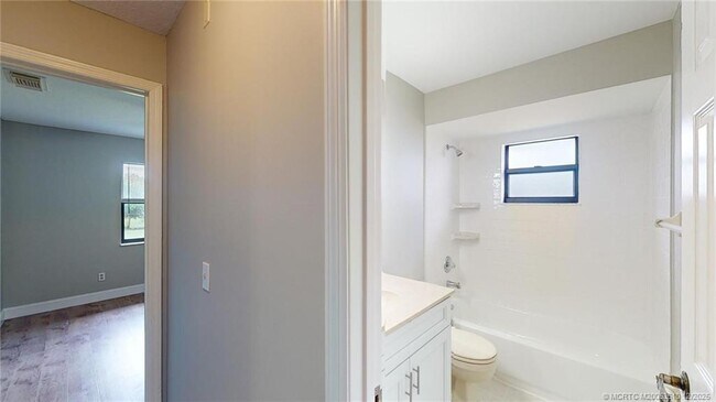 Foto del edificio - 2881 SE Nance St
